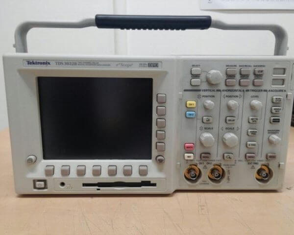 Tektronix TDS3032B 2 Channel, 300 MHz, Digital Phosphor Oscilloscope
