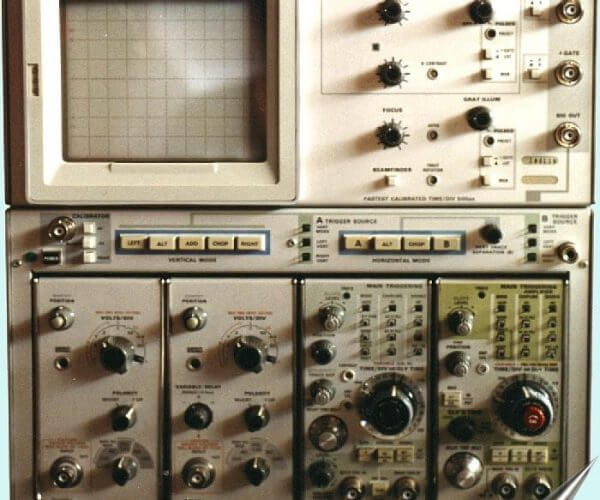 Tektronix 7904A 500 MHz Oscilloscope Mainframe