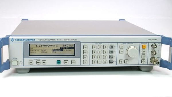 Rohde & Schwarz SML02 2.2 GHz Signal Generator